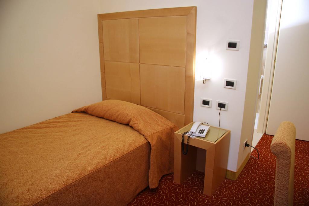 Hotel Roma Cividale del Friuli Екстериор снимка