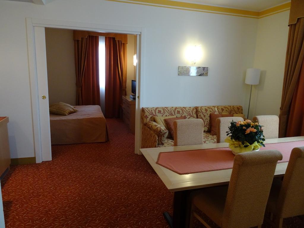 Hotel Roma Cividale del Friuli Стая снимка