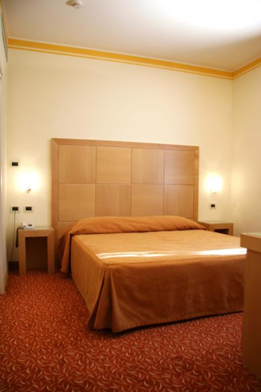 Hotel Roma Cividale del Friuli Стая снимка