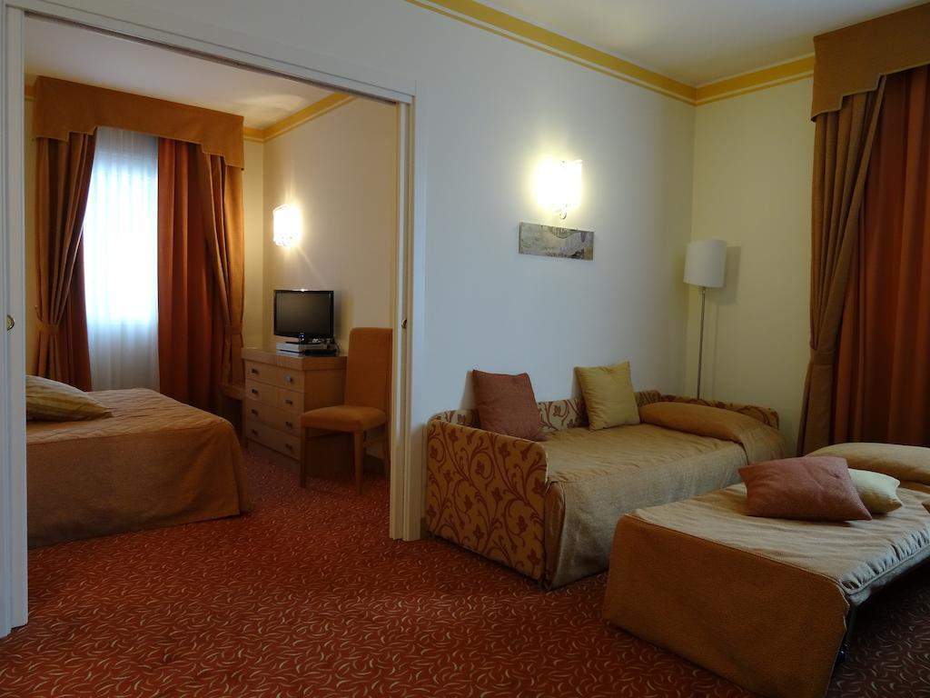 Hotel Roma Cividale del Friuli Стая снимка