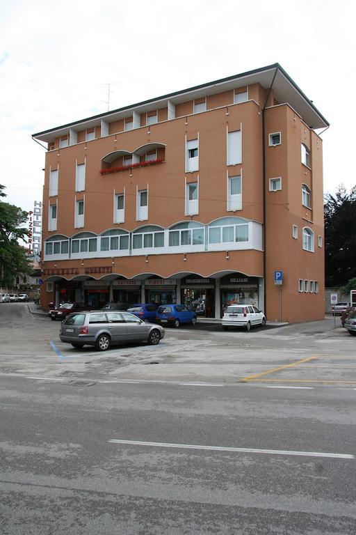 Hotel Roma Cividale del Friuli Екстериор снимка